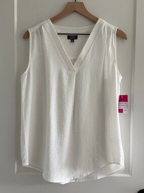 NWT Ninety Clothing Co. V-Neck Sleeveless Top